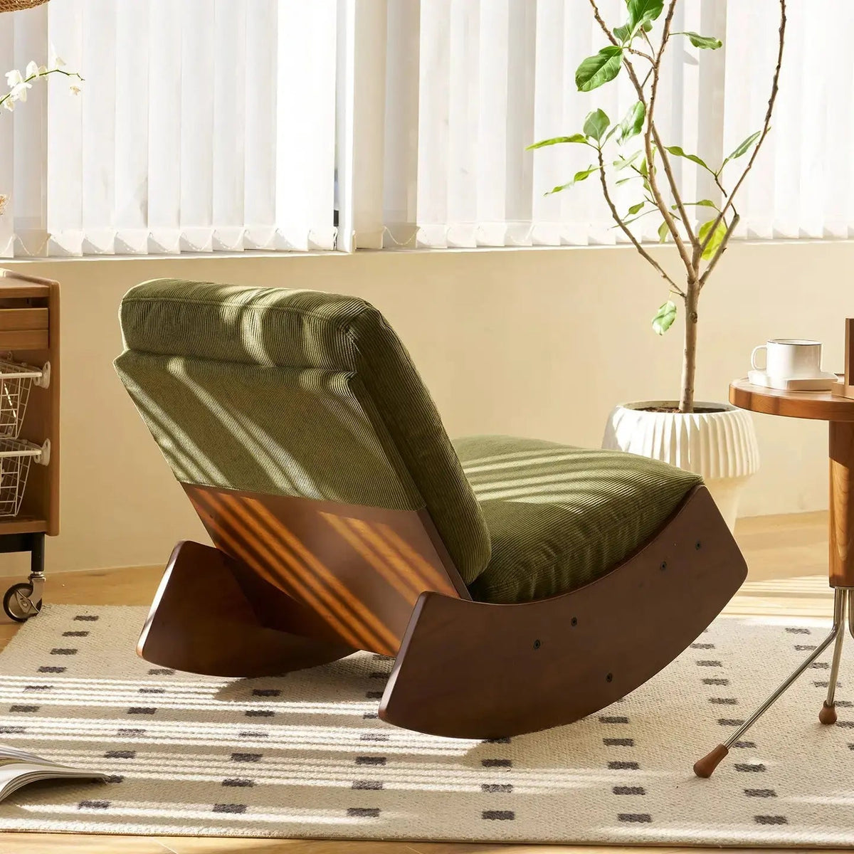 Rocking Chair Rétro en Velours Côtelé avec Structure en Bois Massif Maison Rêves   Maison Rêves